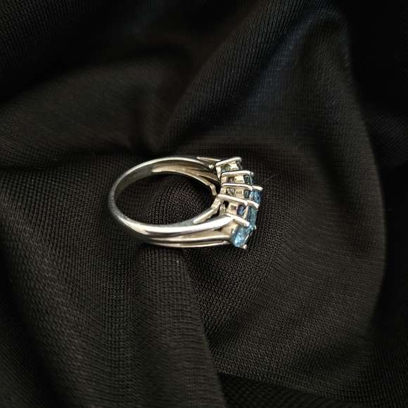 Vintage Blue Topaz Sapphire Sterling Silver Ring - Size 6 - Picture 2 of 12